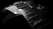 Черно-белая гитара