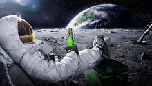Космонавт, космос, луна, пиво